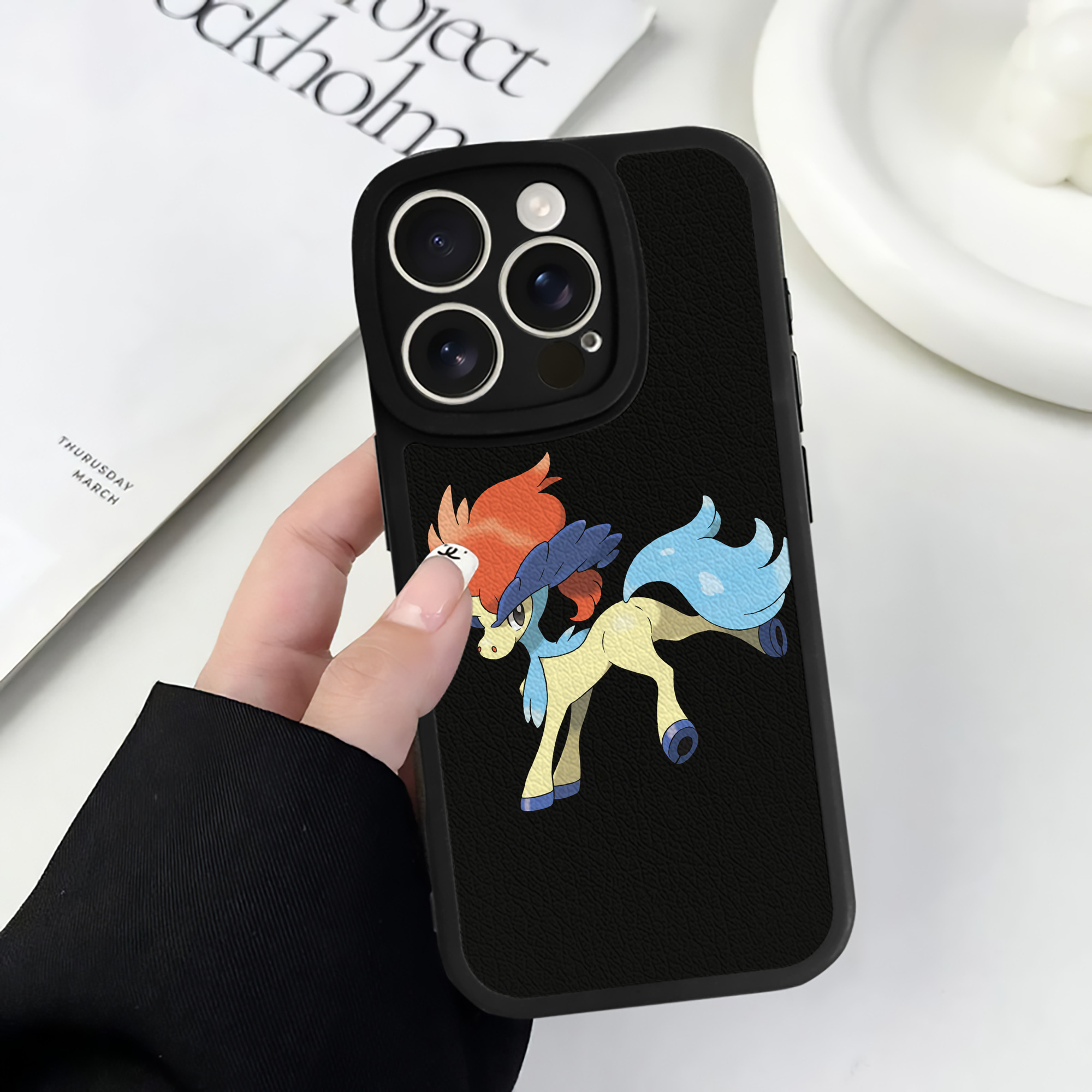 （画像用） ポケットモンスター Pokémon 【iPhone 16シリーズ対応】シリコンスマホケース（レザー調） 材質：シリコン